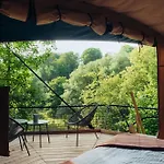 Les Nids Du Domaine Du Chateau De Pailhe