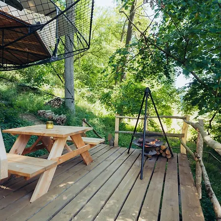 Luxury tent Les Nids Du Domaine Du Chateau De Pailhe *