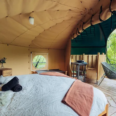 Luxury tent Les Nids Du Domaine Du Chateau De Pailhe Clavier
