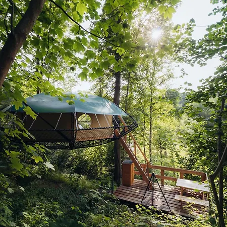 Les Nids Du Domaine Du Château De Pailhe *