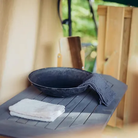 Les Nids Du Domaine Du Chateau De Pailhe Luxury tent