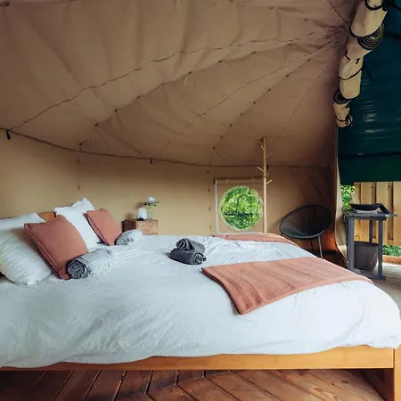 Les Nids Du Domaine Du Chateau De Pailhe Luxury tent