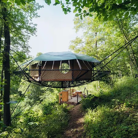 Les Nids Du Domaine Du Château De Pailhe