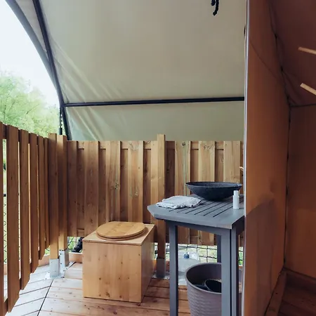 Les Nids Du Domaine Du Chateau De Pailhe